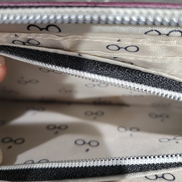 Harry Potter Burgundy "I Solemly Swear That I'm Up To No Good" Wallet - Picture 7 of 7